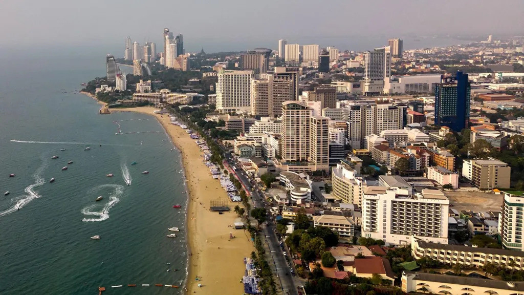 Suosnivač Asosa pao s balkona na Tajlandu