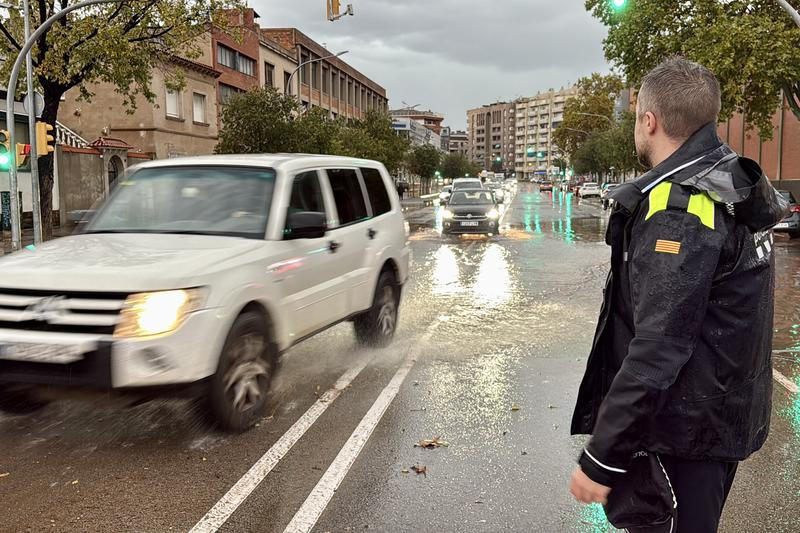 Aerodrom u Barceloni otkazao desetine letova zbog nevremena