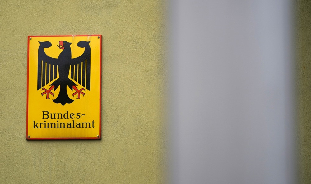 Njemačka policija pokrenula akcije protiv nacista i drugih ekstremista na internetu