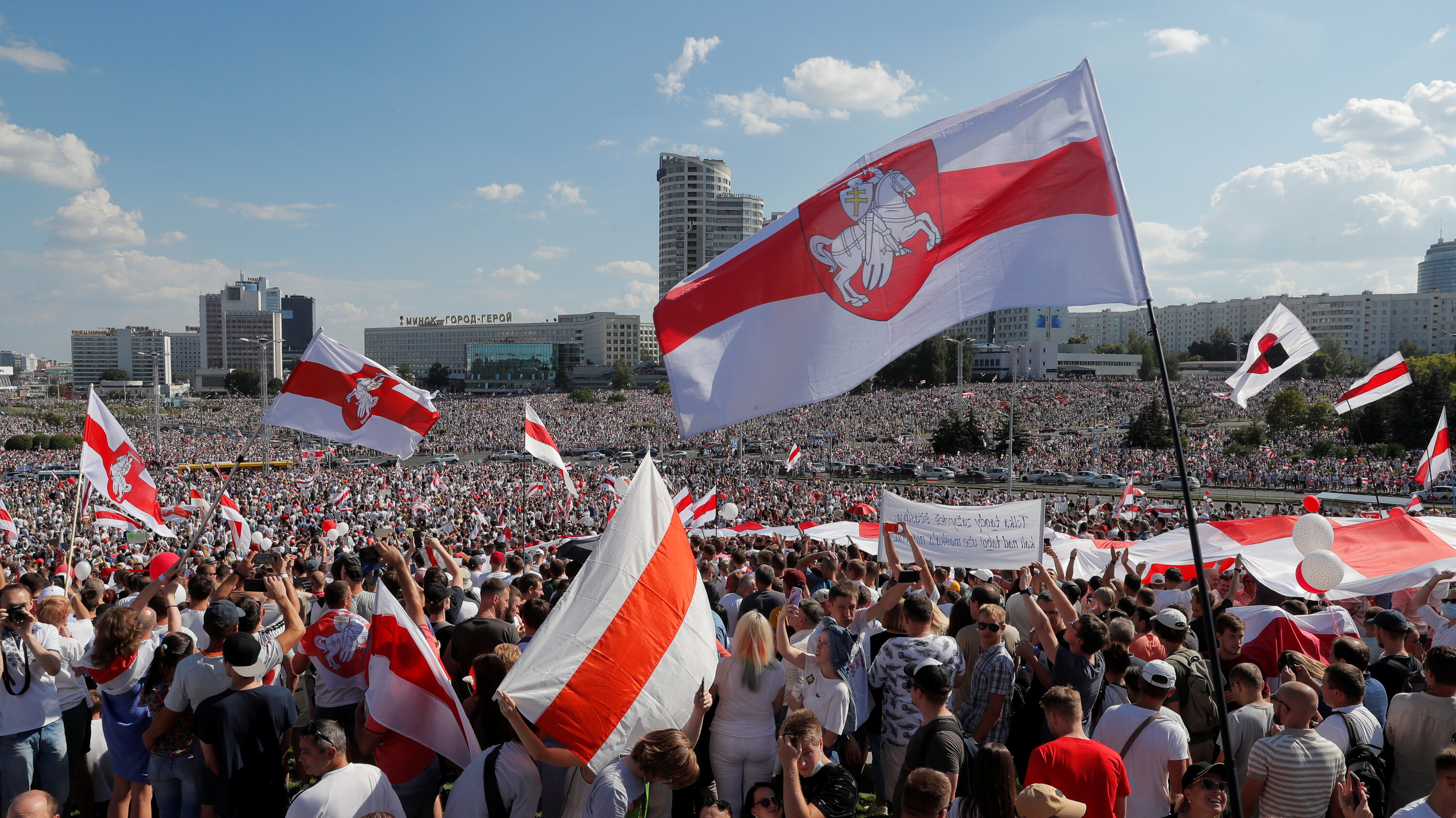 Tokom demonstracija u Bjelorusiji uhapšeno oko 500 osoba