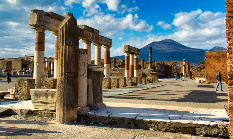 Američka turistkinja uz ispriku vratila Rimu ukradeni drevni komad mramora