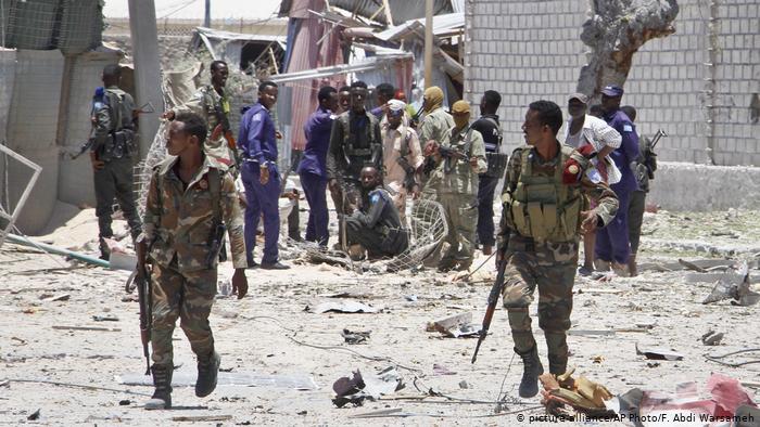 U samoubilačkom napadu u Somaliji poginulo pet osoba
