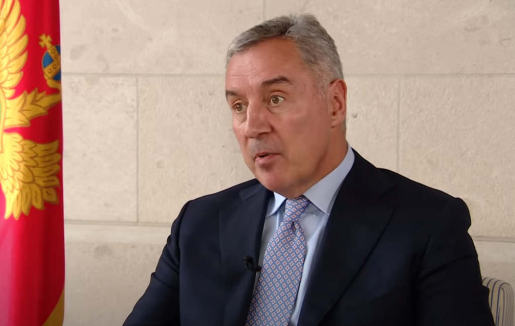 Đukanović: Vlada Crne Gore obezbijedila nasilnu intronizaciju Joanikija