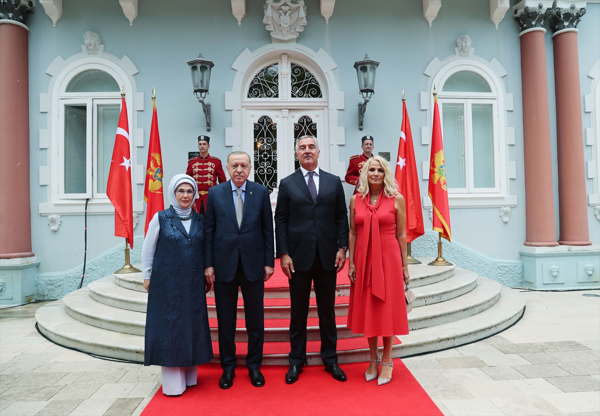 Turski predsjednik Erdogan stigao na Cetinje, dočekan uz najviše državne počasti