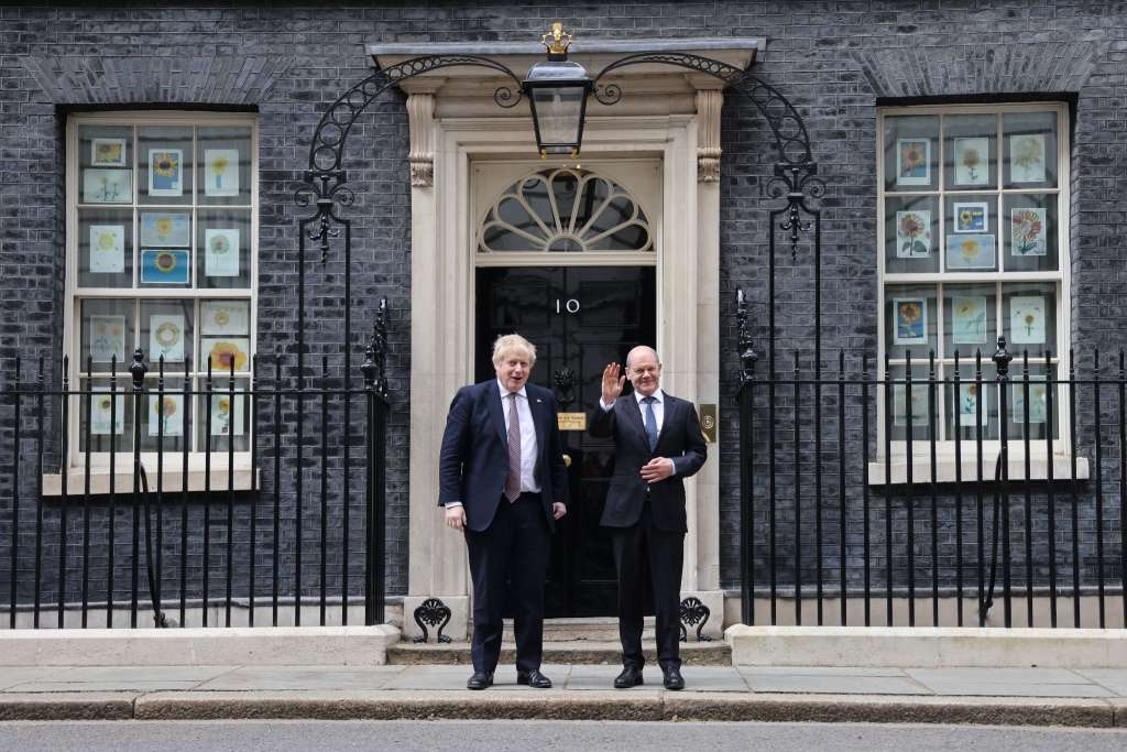 Scholz: Njemačka može prekinuti uvoz ruske nafte ove godine