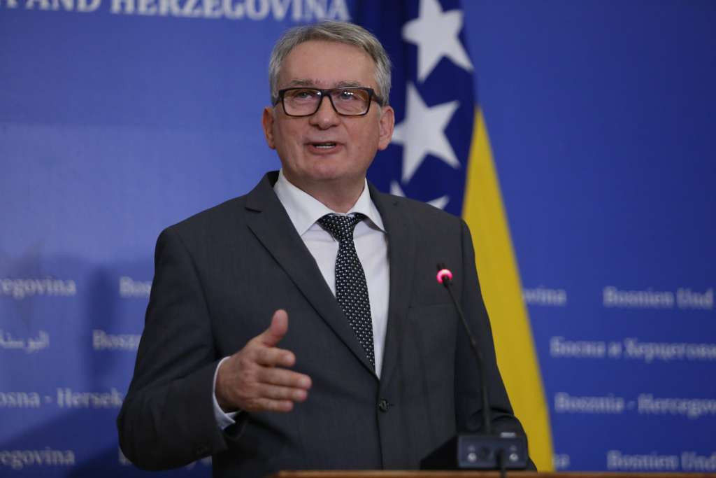 Bosić: Građani ne trebaju očekivati velike promjene od nove vlasti