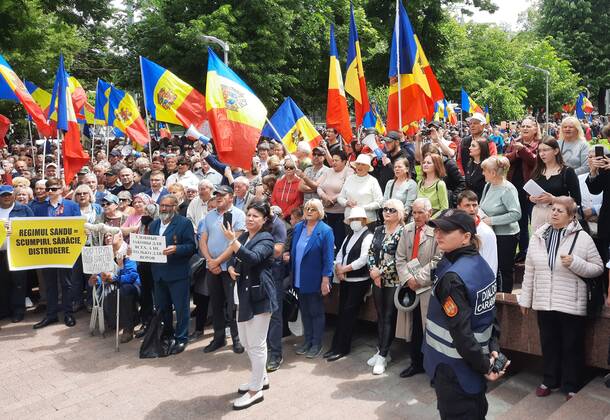 Hiljade ljudi u Kišinjevu traži ostavku Vlade