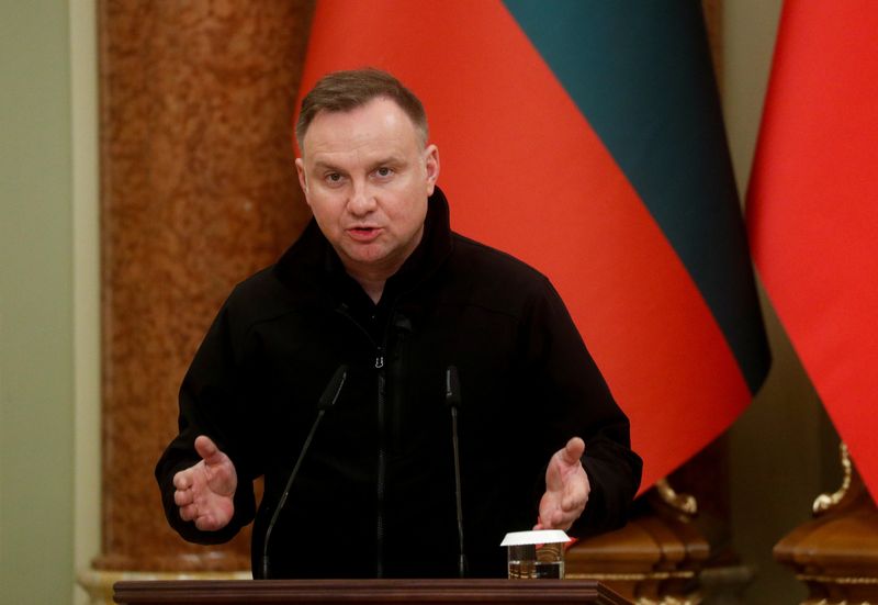 Duda: Ukrajina mora sama da odluči o svojoj budućnosti