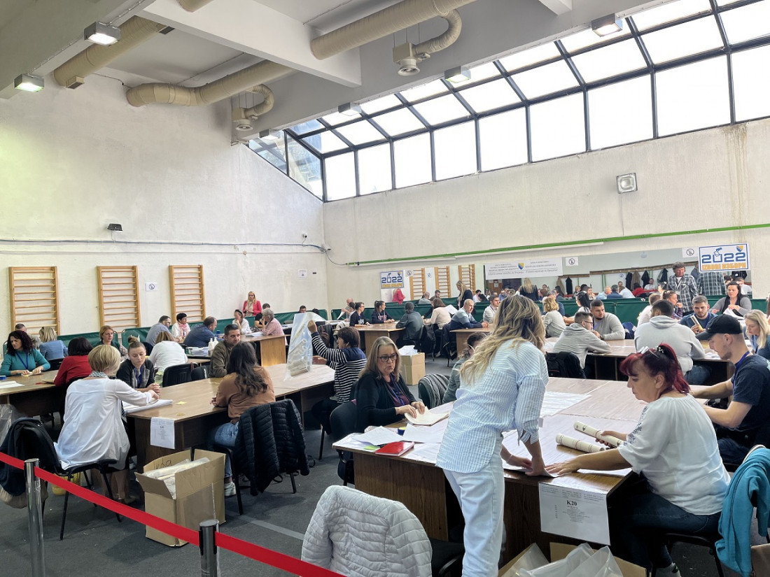 Agić: U Glavnom centru za brojanje u Sarajevu prebrojano 247 biračkih mjesta