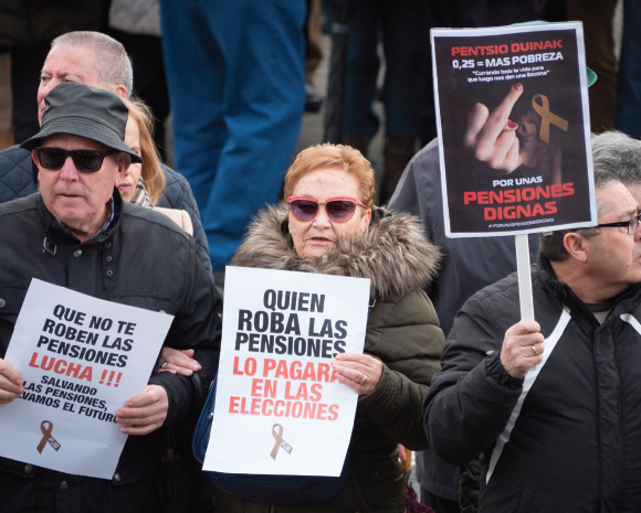 Protest penzionera u Španiji radi troškova života: Oni kradu naš novac