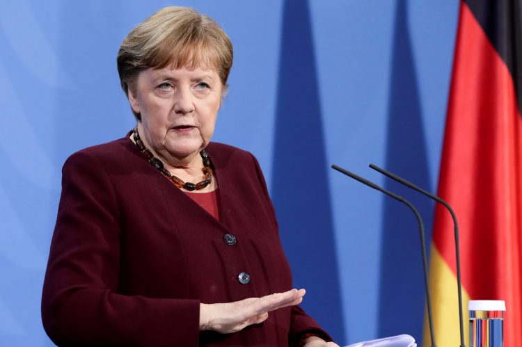 Merkel: Pogrešno procijenjen otpor afganistanske vojske protiv talibana