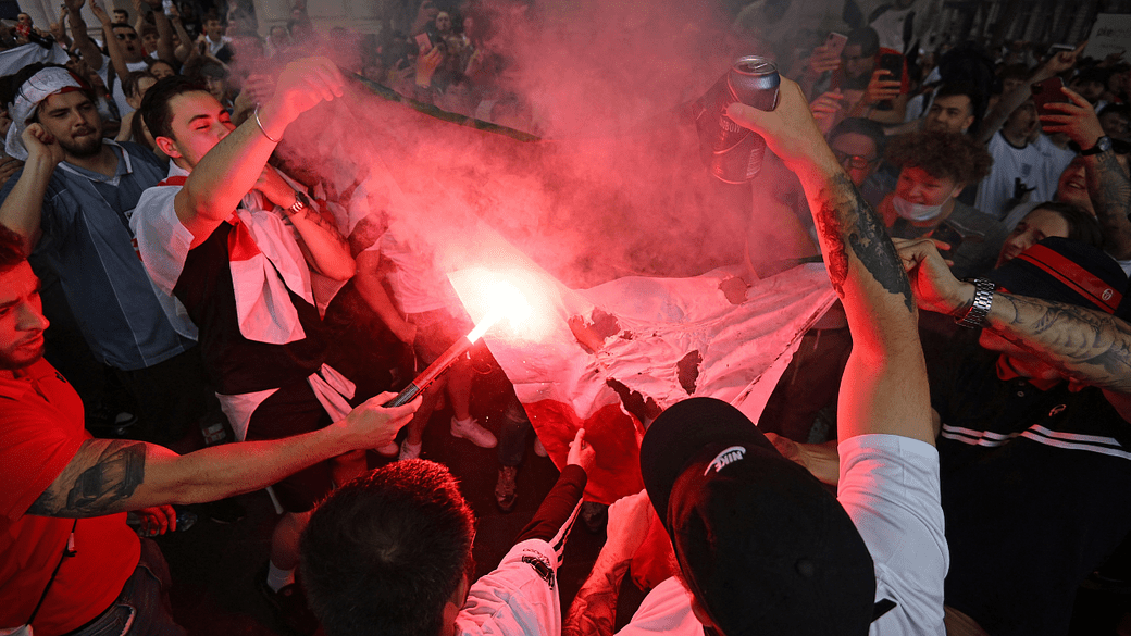 UEFA će istražiti nasilno ponašanje engleskih navijača na finalu EP