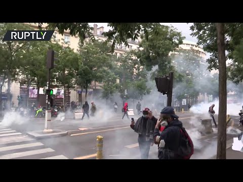 Policija ispalila suzavac na demonstrante u Parizu