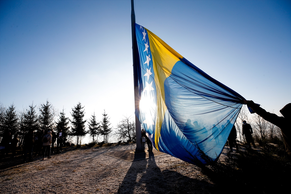 Podizanjem zastave na Humu počelo obilježavanje Dana državnosti BiH
