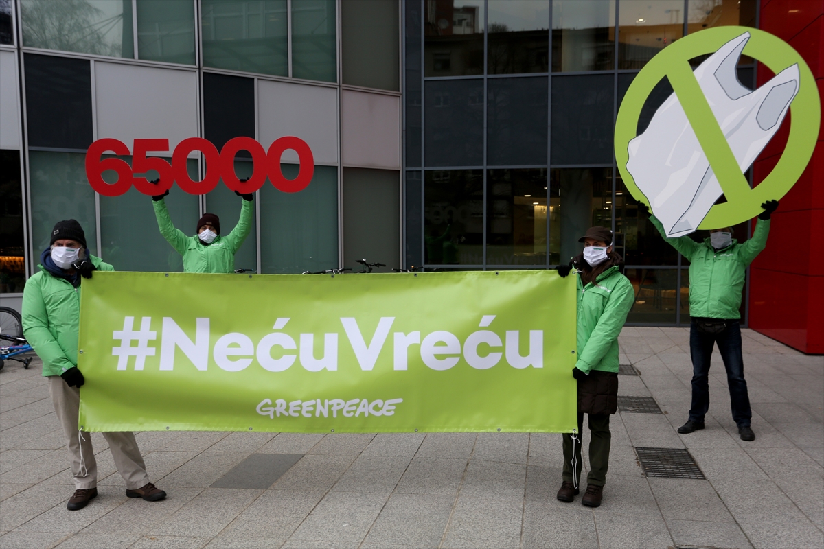Hrvatska: Aktivisti Greenpeacea predali 65.000 potpisa za zabranu plastičnih vrećica