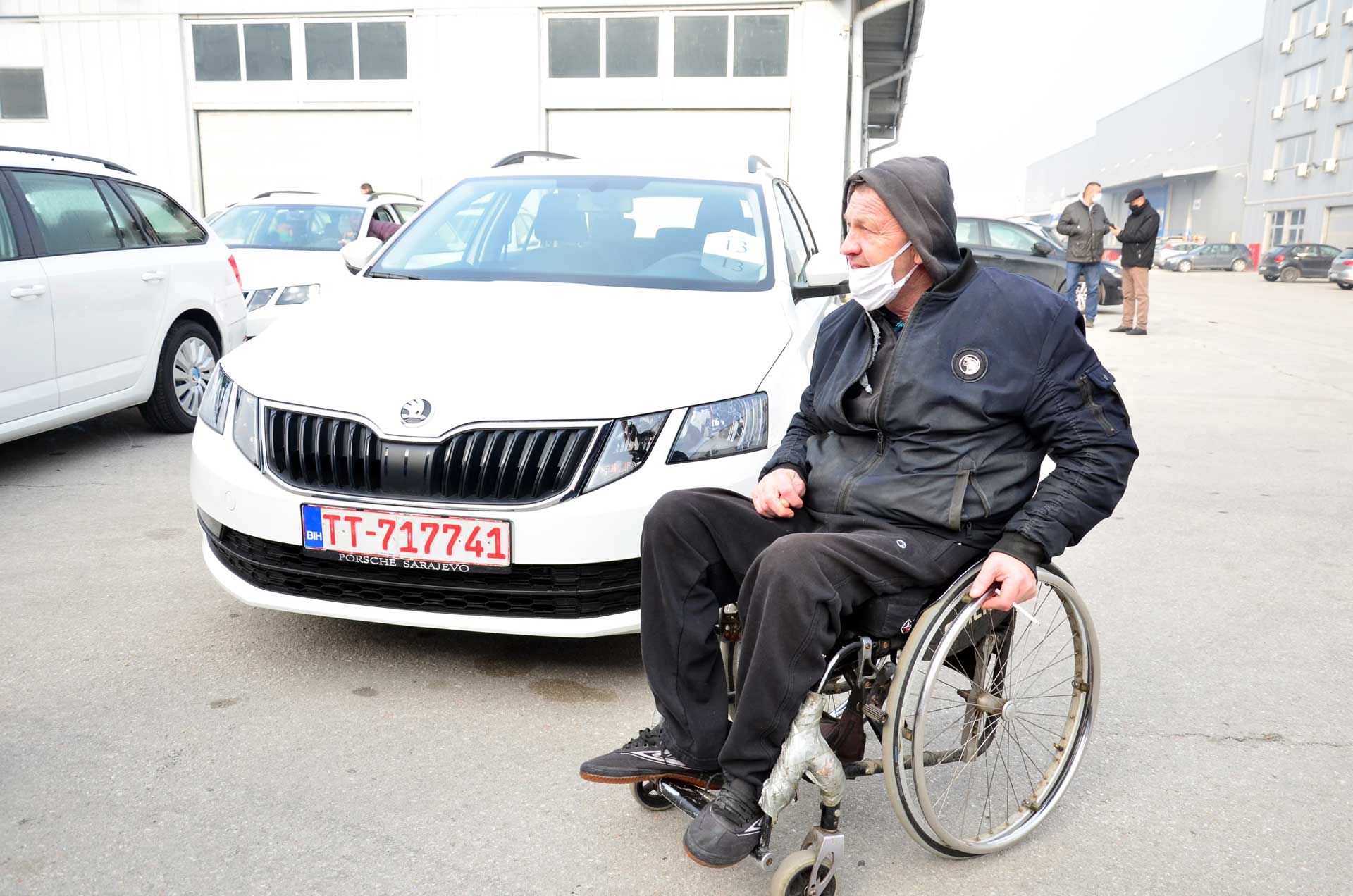 Uručeni ključevi automobila ratnim vojnim invalidima