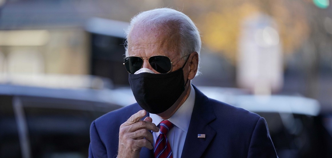 Biden se poskliznuo igrajući se sa psom, zadobio frakture na stopalu