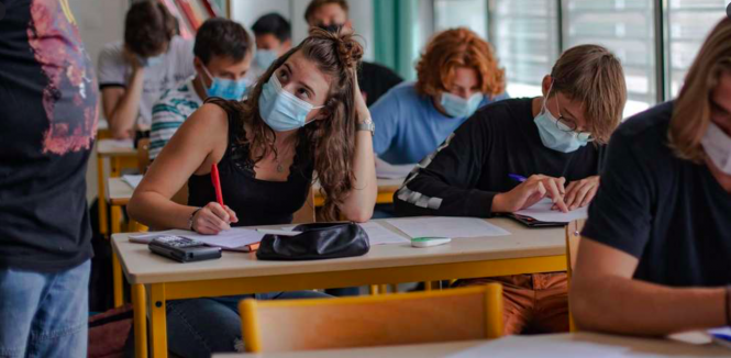 Francuski učitelji u štrajku zbog rizika od covida-19 u pretrpanim razredima