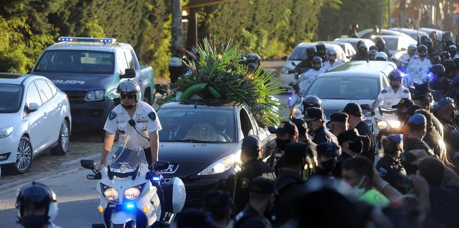 Maradona sahranjen u krugu porodice i bližih prijatelja