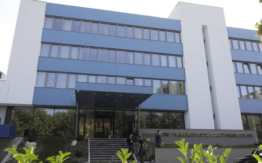 U NS BiH na mala vrata uvedeno entitetsko glasanje