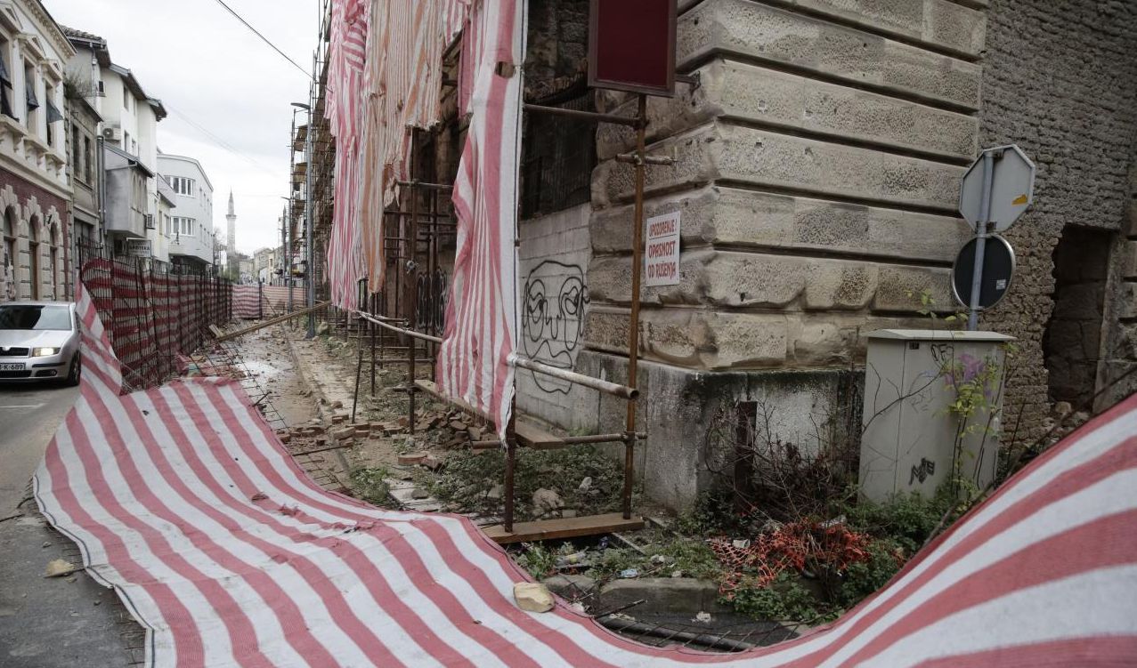 Usljed rušenja zida porušene zgrade u Mostaru povrijeđena jedna osoba