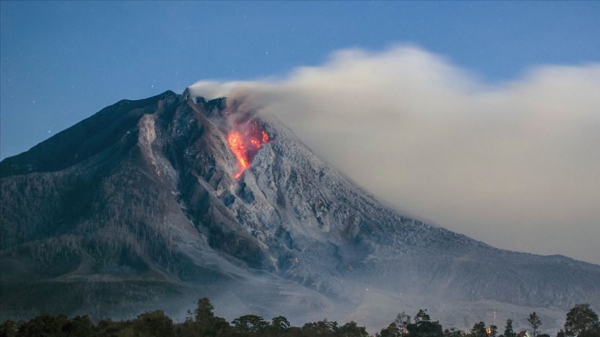Eruptirao vulkan Ili Lewotolok u Indoneziji