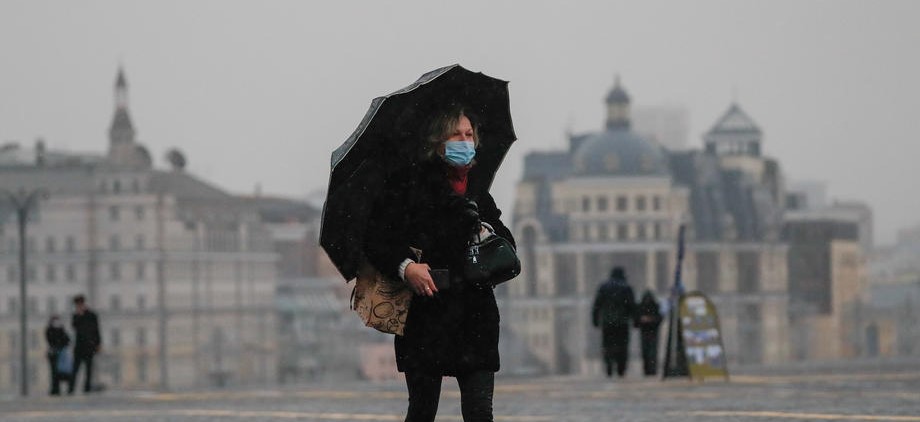 Rusija će cijepiti 400.000 vojnika i ostalog vojnog osoblja protiv covida-19