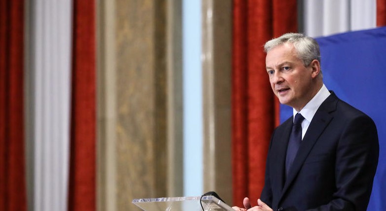 Francuski ministar finansija izjavio da će se vakcinisati što prije