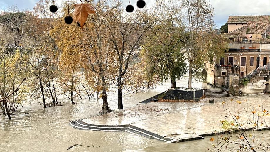 Od posljedica nevremena u Italiji poginula jedna osoba, stotine napustile domove