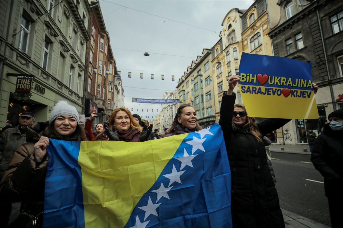 S mirnih protesta u Sarajevu poslane i poruke podrške miru u Ukrajini