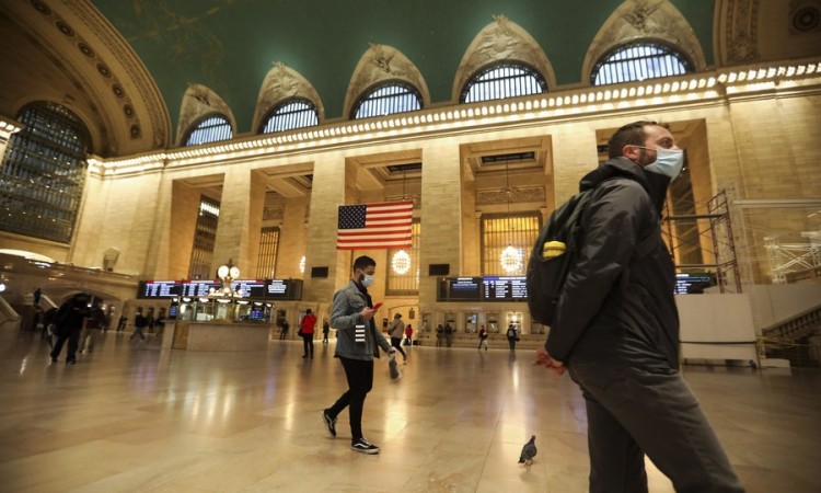 Novi val koronavirusa u SAD-u označen 'panedmijom nevakcinisanih'