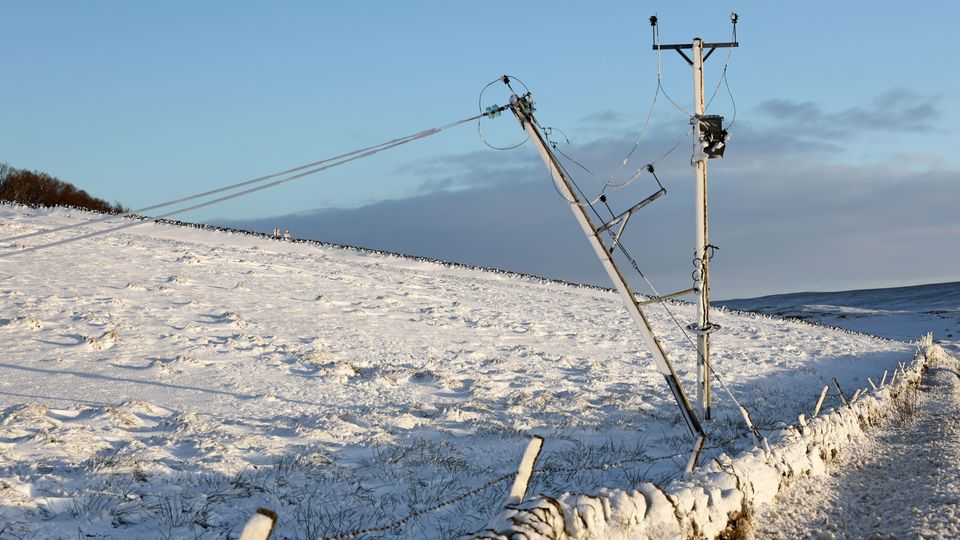 Velika Britanija: Oko 30.000 ljudi bez struje peti dan nakon oluje