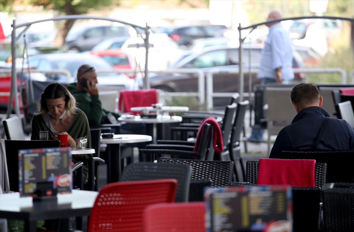 U Hrvatskoj zabilježeno 798 novih slučajeva koronavirusa, 11 osoba preminulo