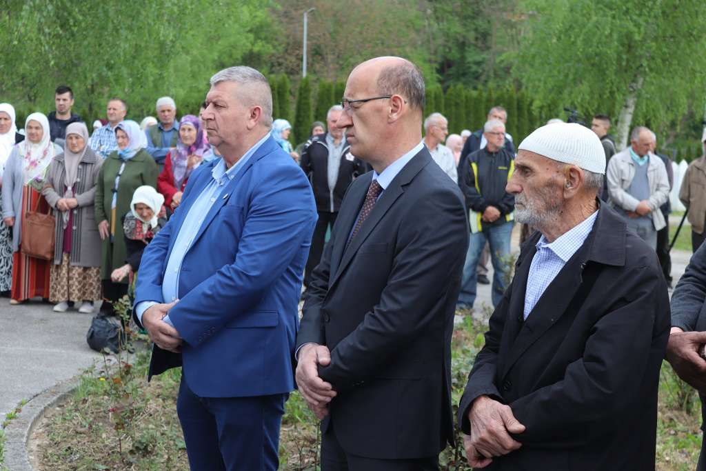 Salkić u Bratuncu prisustvovao obilježavanju Dana šehida