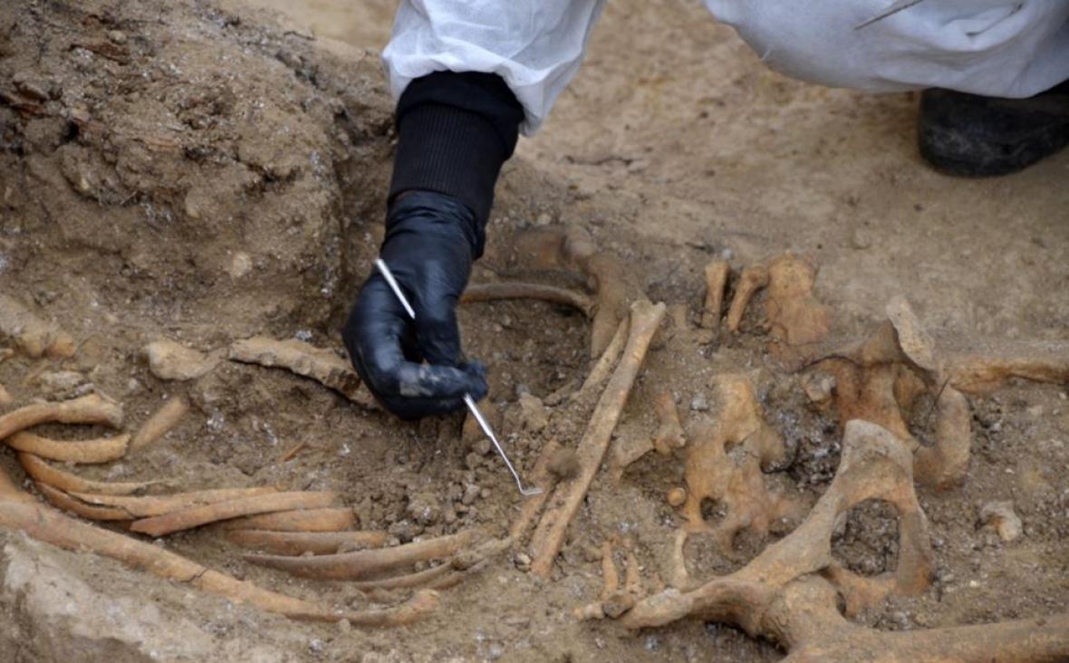 U toku ekshumacija u Kneževu, pronađeni posmrtni ostaci jedne osobe