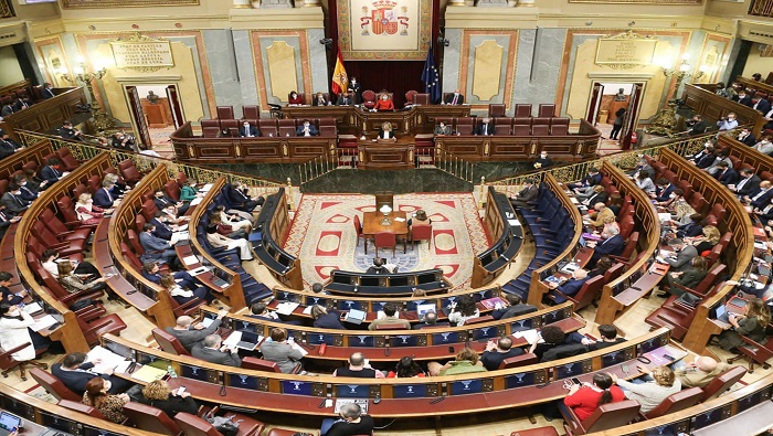 Parlament usvojio reforme zakona o radu zahvaljujući 'grešci u glasanju'