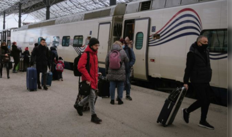 Vozovi za Finsku prepuni građana Rusije koji bježe zbog ekonomske situacije