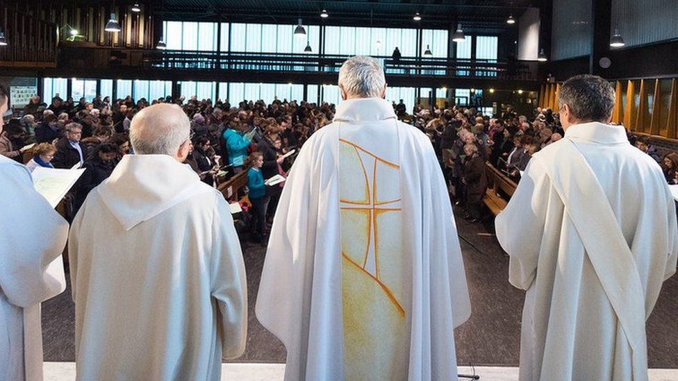 Francuski katolički svećenici zlostavljali 216.000 djece od 1950. godine