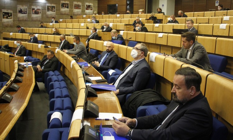 Delegati Doma naroda pitaju šta je s izgradnjom južne interkonekcije za gas