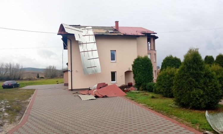 Olujno nevrijeme pričinilo velike štete na objektima u Kupresu