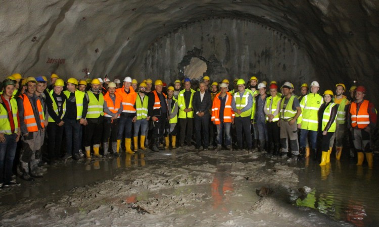 Na autocesti Koridora Vc probijena 3,36 km duga cijev tunela 'Zenica'