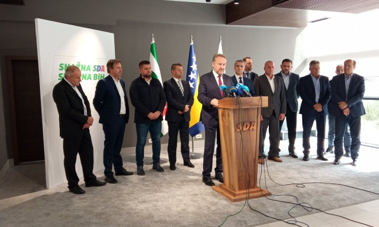 Izetbegović: Federacija BiH mora značajnije pomoći povratnike u RS-u