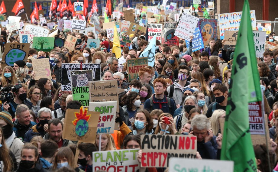 Mladi klimatski aktivisti: Očistite svoj nered ili dajte nama da to učinimo