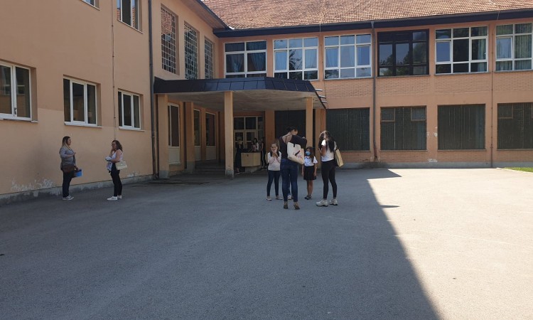 Počela školska godina u SBK: U godinu dana u klupama 465 učenika manje