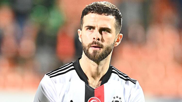 Pjanić izostavljen iz sastava Besiktasa za meč protiv Borussije Dortmund