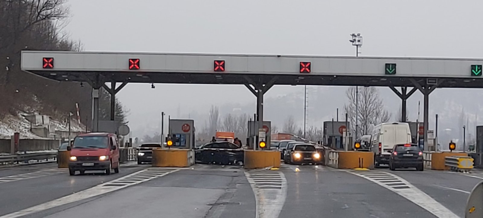 Nesreća na naplatnom mjestu Jošanica