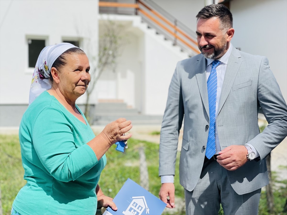 U Banovićima uručeni ključevi korisnicima kolektivnih centara