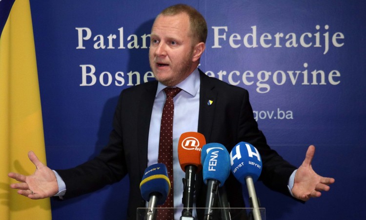 Duvnjak kolegama parlamentarcima: Skinimo privredi omču oko vrata