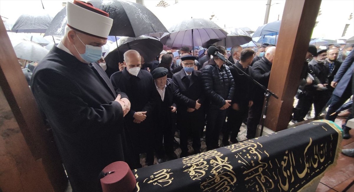 U haremu Begove džamije klanjana dženaza Hasanu Čengiću