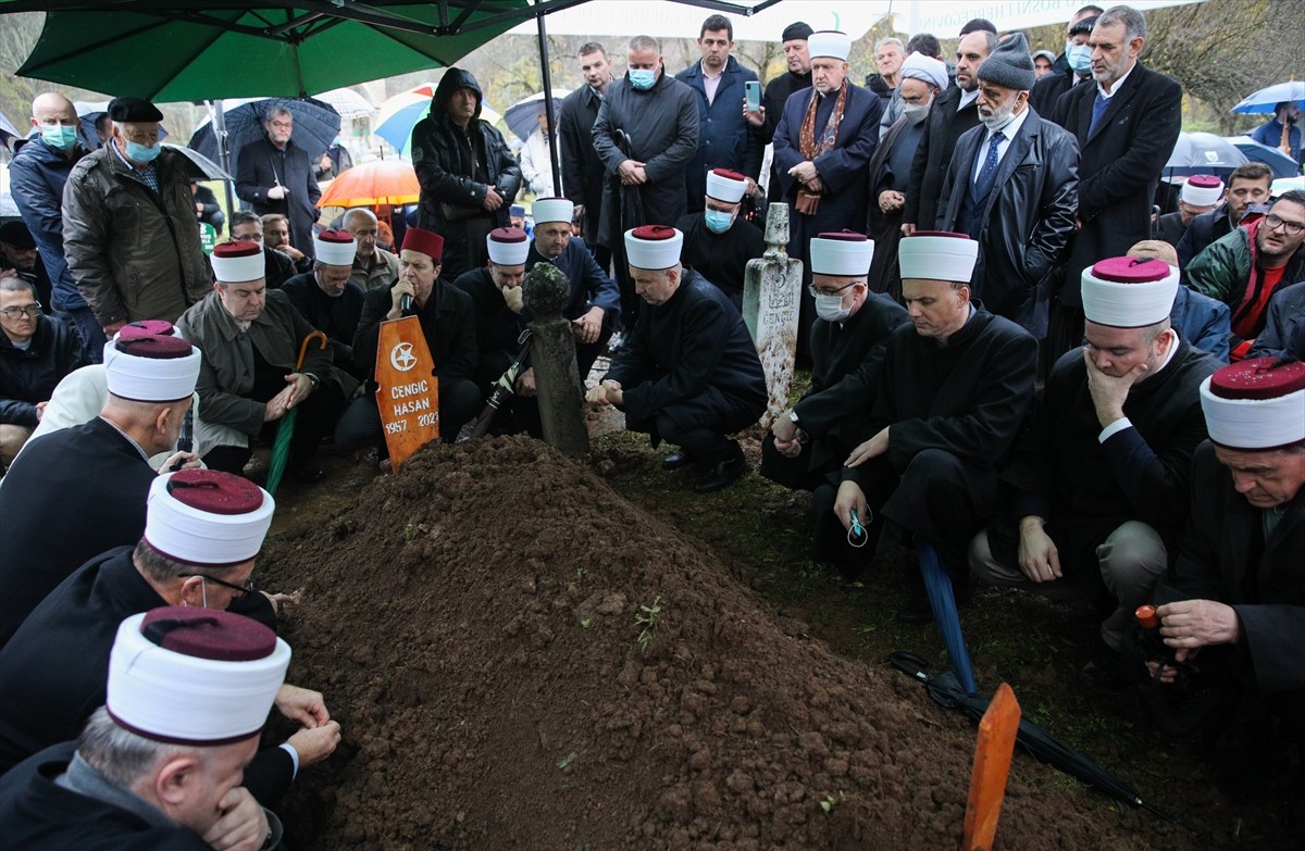 U rodnom Odžaku kod Ustikoline obavljena dženaza i ukop Hasana Čengića